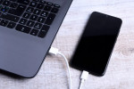 Sạc điện thoại qua cổng USB máy tính có an toàn không?