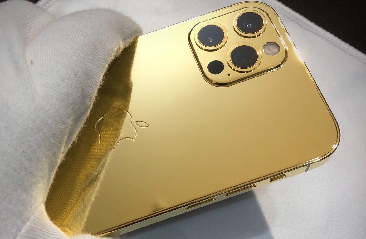 Chiếc iPhone 12 Pro mạ vàng đầu tiên được chế tác tại Việt Nam có gì đặc biệt?