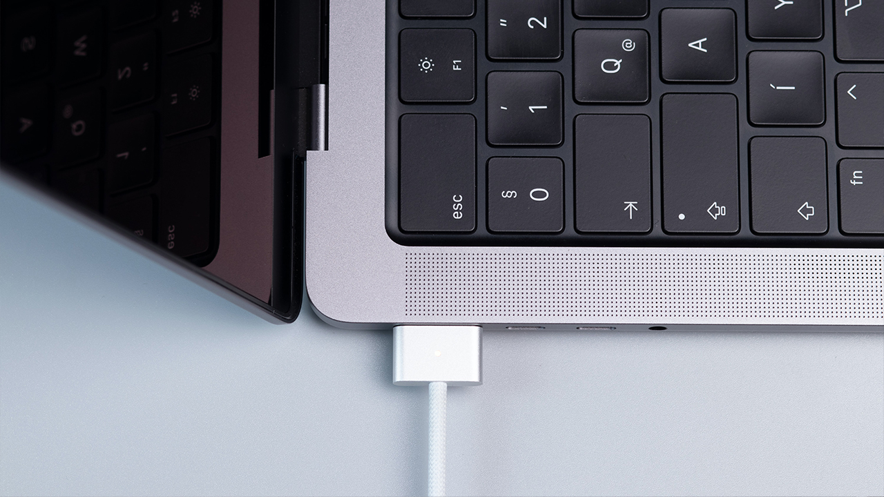 Sử dụng sạc Macbook thế nào cho đúng loại máy và công suất?