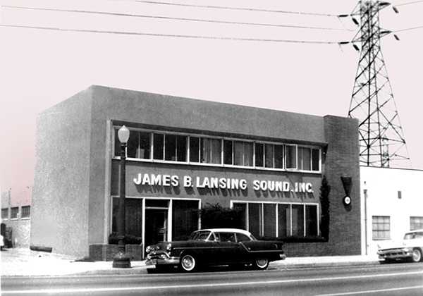 Tại sao loa JBL được săn đón bởi giới sành công nghệ?