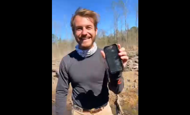 Chiếc iPhone rơi độ cao 4200m vẫn sống sót thần kỳ