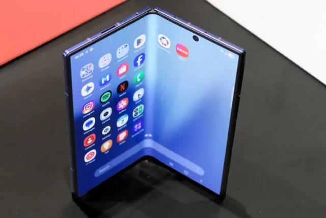 Galaxy Z Fold 7 có thực sự chịu được 500.000 lần gập?