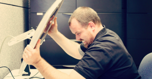 làm gì khi máy tính đột ngột “tắt nguồn”