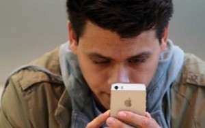 Thủ thuật giúp bạn điều khiển iPhone bằng đầu