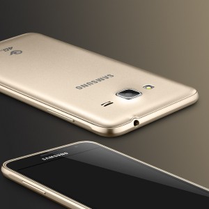 Smartphone phổ thông Galaxy J3 bắt đầu lên kệ