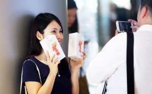 iPhone không thoát khỏi bão giảm giá cuối năm