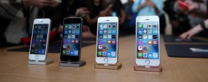 Những ý kiến trái chiều quanh “đứa con lai” iPhone SE của Apple