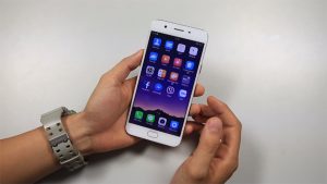 Fan cuồng Sơn Tùng săn lùng Oppo F1s