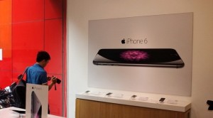 Rộn ràng không khí mua bán iPhone mùa giáp Tết