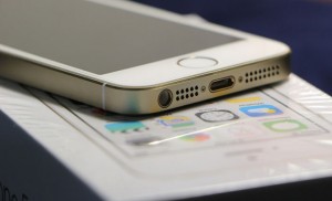 Những điều cần biết trước khi thay màn hình iPhone SE